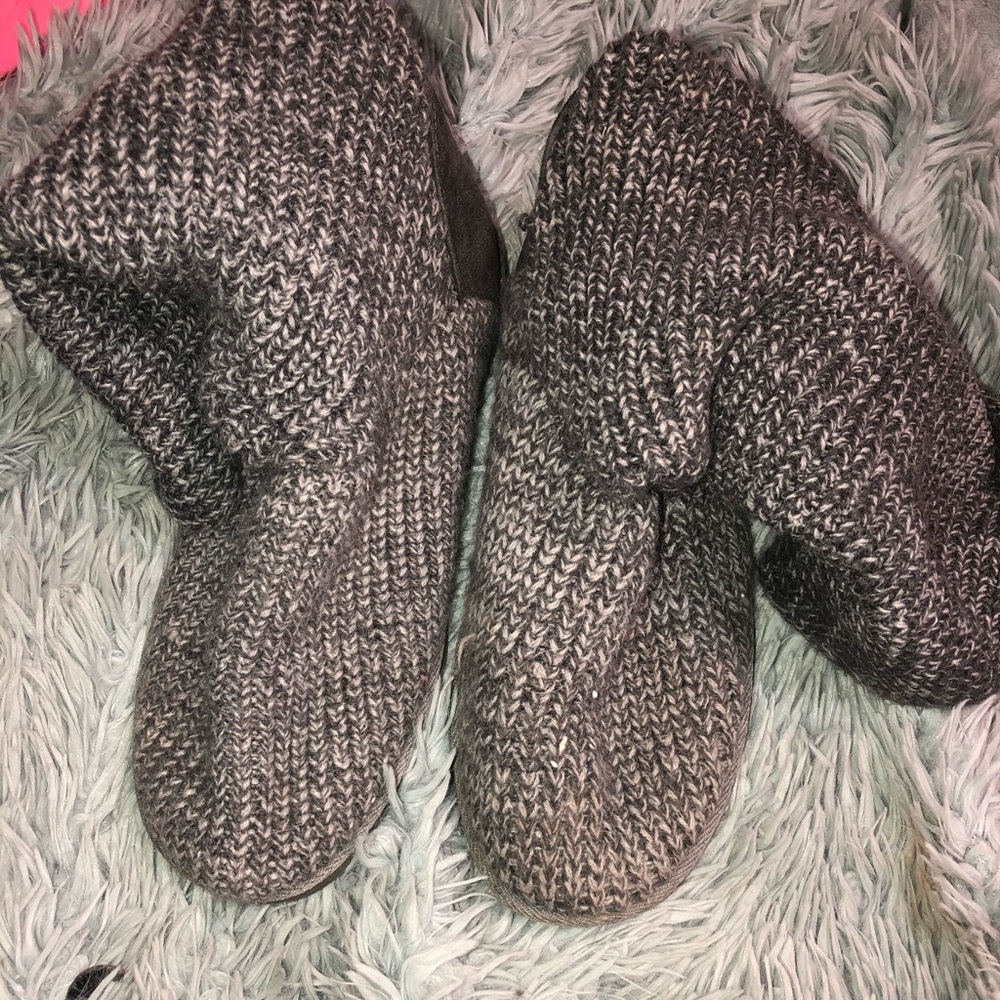 Grey knitted boots